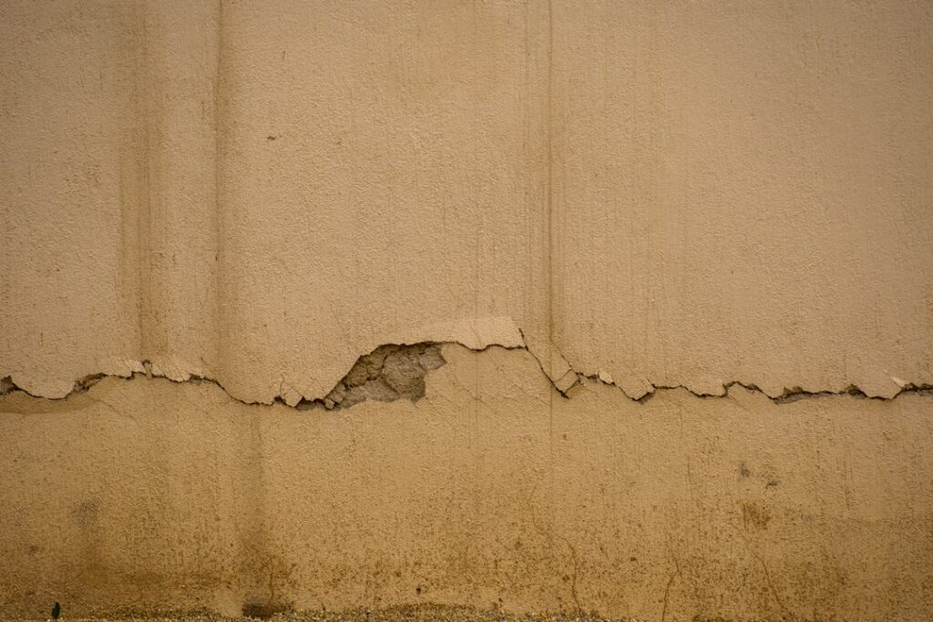 stucco crack assessment